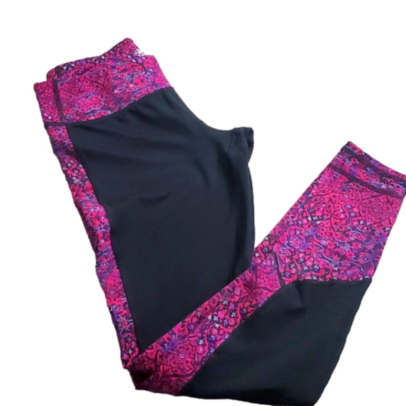 GAIAM Pants - Gaiam Leggings black and Burgundy Floral pattern medium